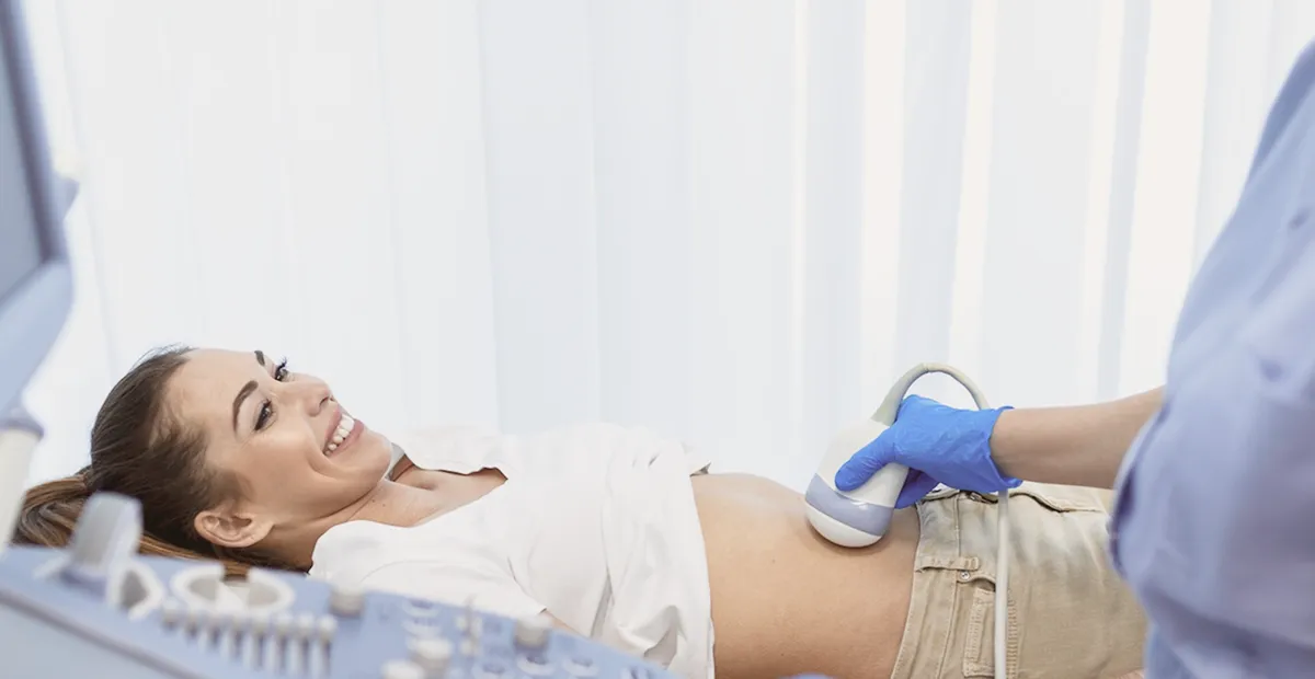 Sonografie bei schwangeren Frau